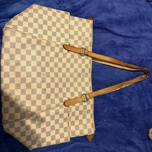 Louis Vuitton Tote